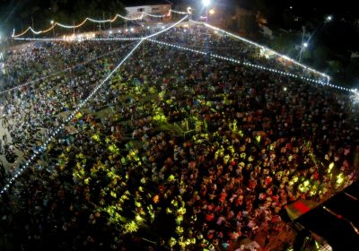 Toma aerea del festival provincial del mango